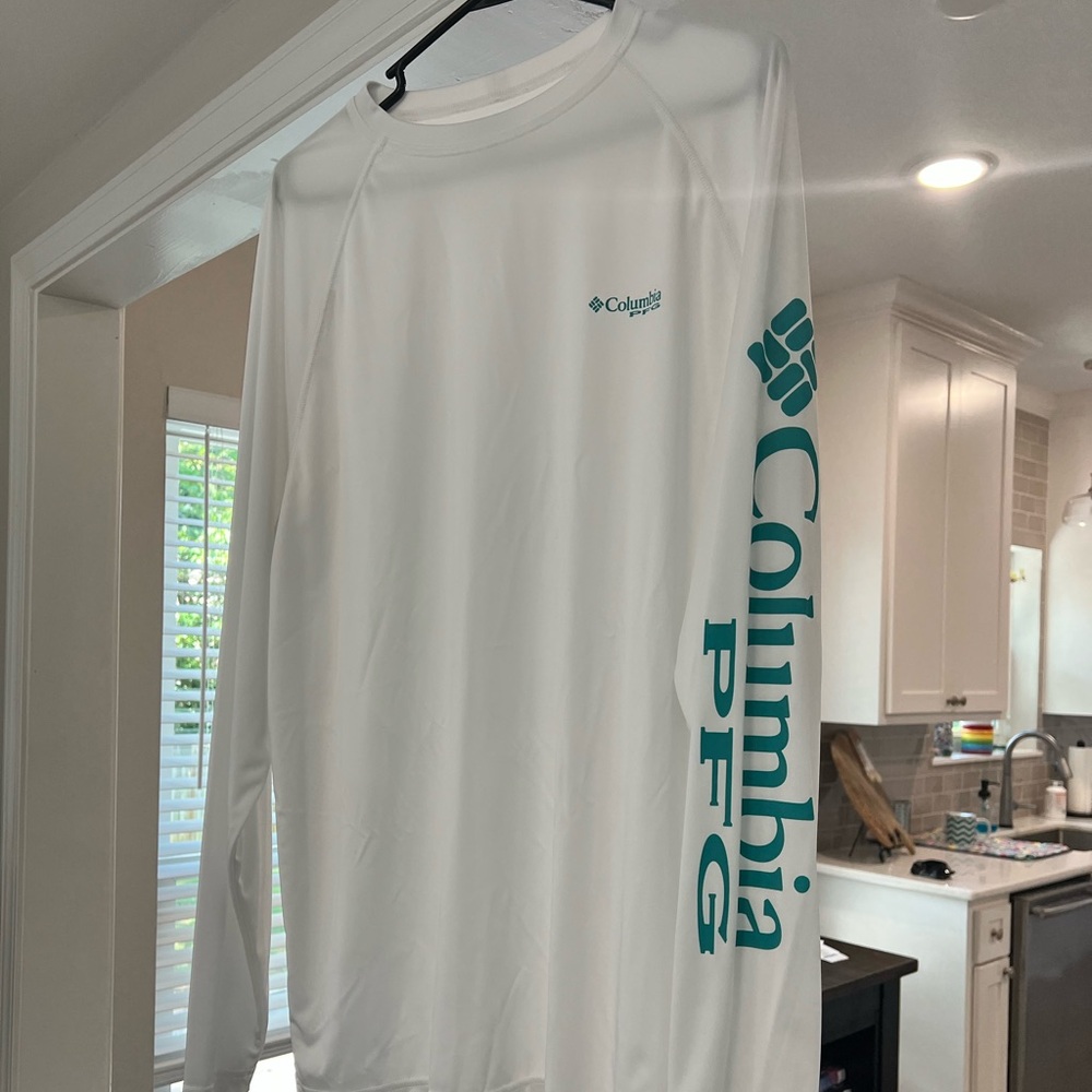 Columbia PFG Omni Shield Size L